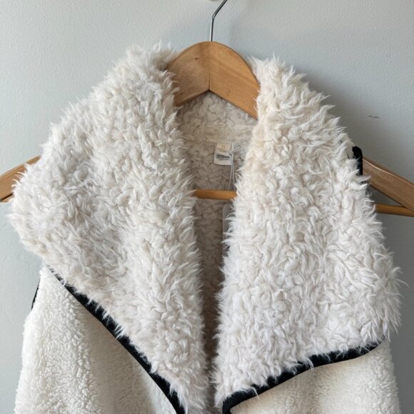 Charming Charlie Small White with Black Trim Sherpa Furry Vest - Picture 2 of 12